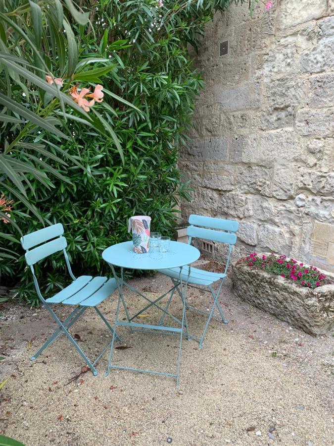Gite De La Tour Des Abbes Fontvieille Dış mekan fotoğraf